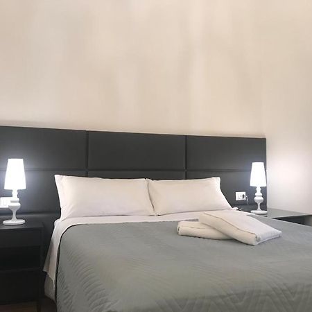 Motta Palace Apartments & Rooms Motta SantʼAnastasia Zewnętrze zdjęcie